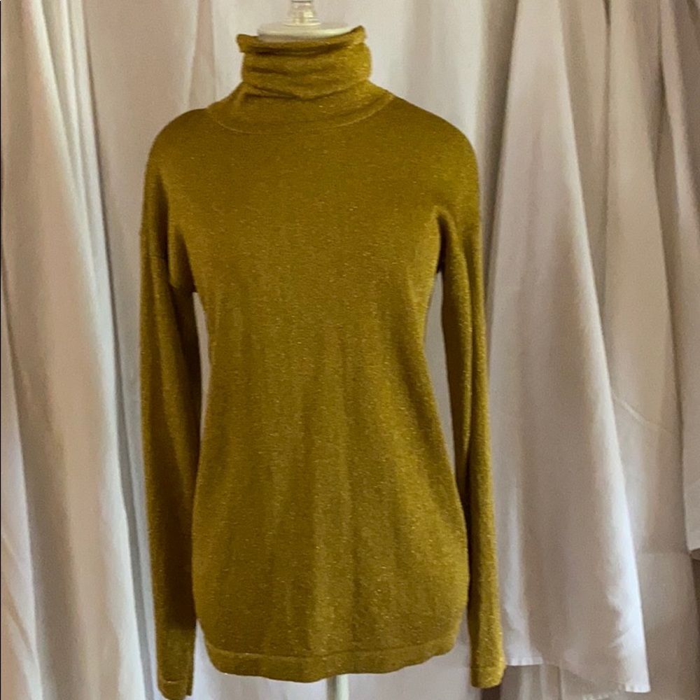 Ellen Tracy metallic gold turtleneck